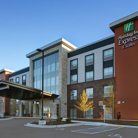 Holiday Inn Express & Suites - Milwaukee - Brookfield By Ihg Extérieur photo
